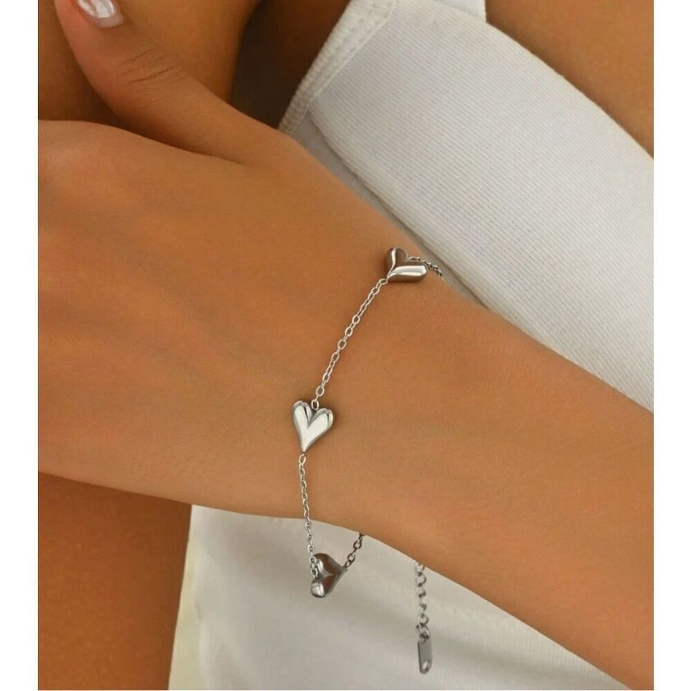 Silver Heart Bracelet - Picture 3 of 9